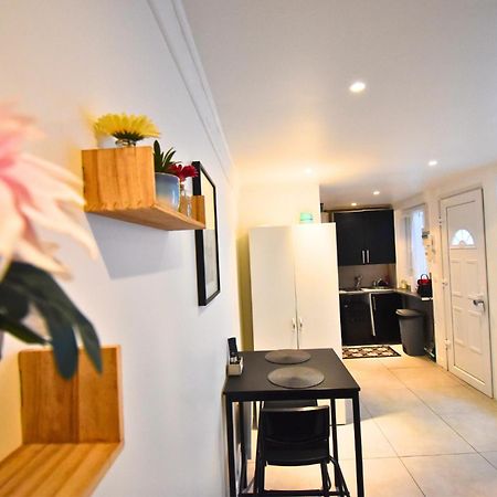 Urban Chic Paris Apartment Les Lilas Exterior foto